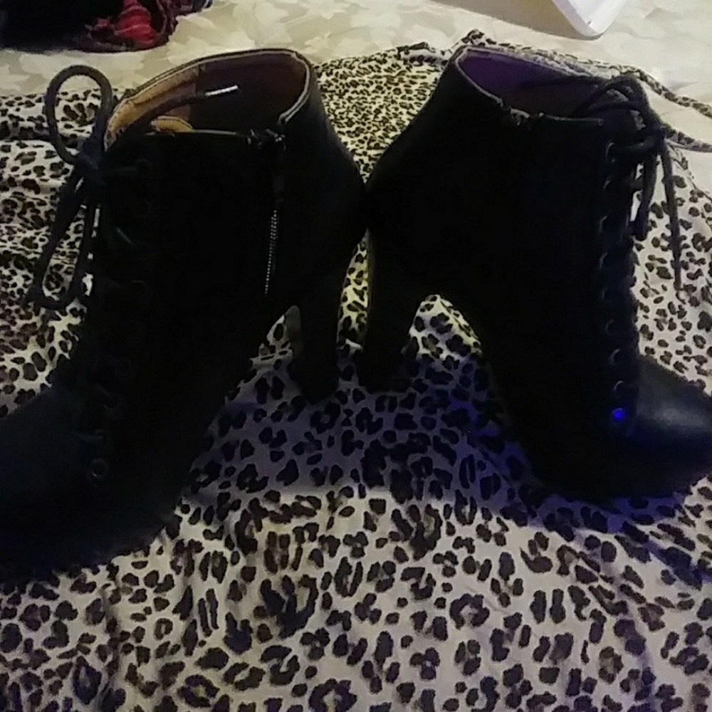 Close heels